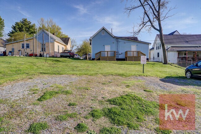 Building Photo - 314 Wilson Ave