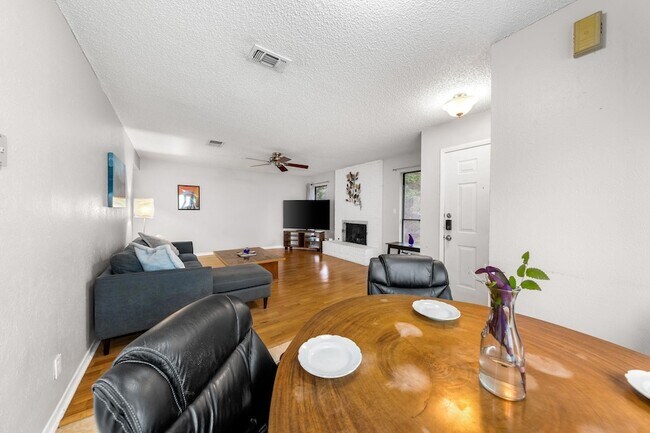 Building Photo - 3222 Tamarron Blvd