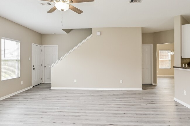 Building Photo - 1843 Macondray Dr
