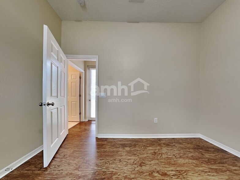 Building Photo - 12634 Cara Cara Loop