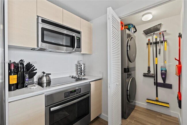 Building Photo - 4250 Biscayne Blvd