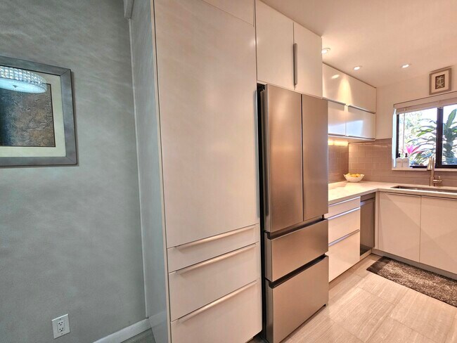 Building Photo - 3204 SE 11th St