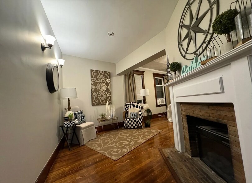 Building Photo - 208 Buckingham St