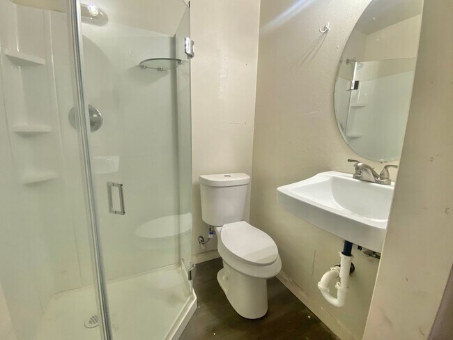 Building Photo - 2205 28th St