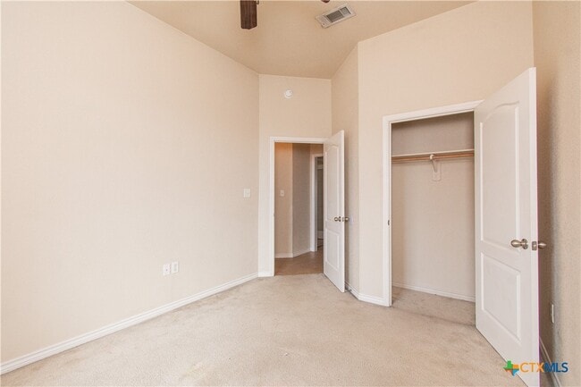 Building Photo - 305 Hedy Dr