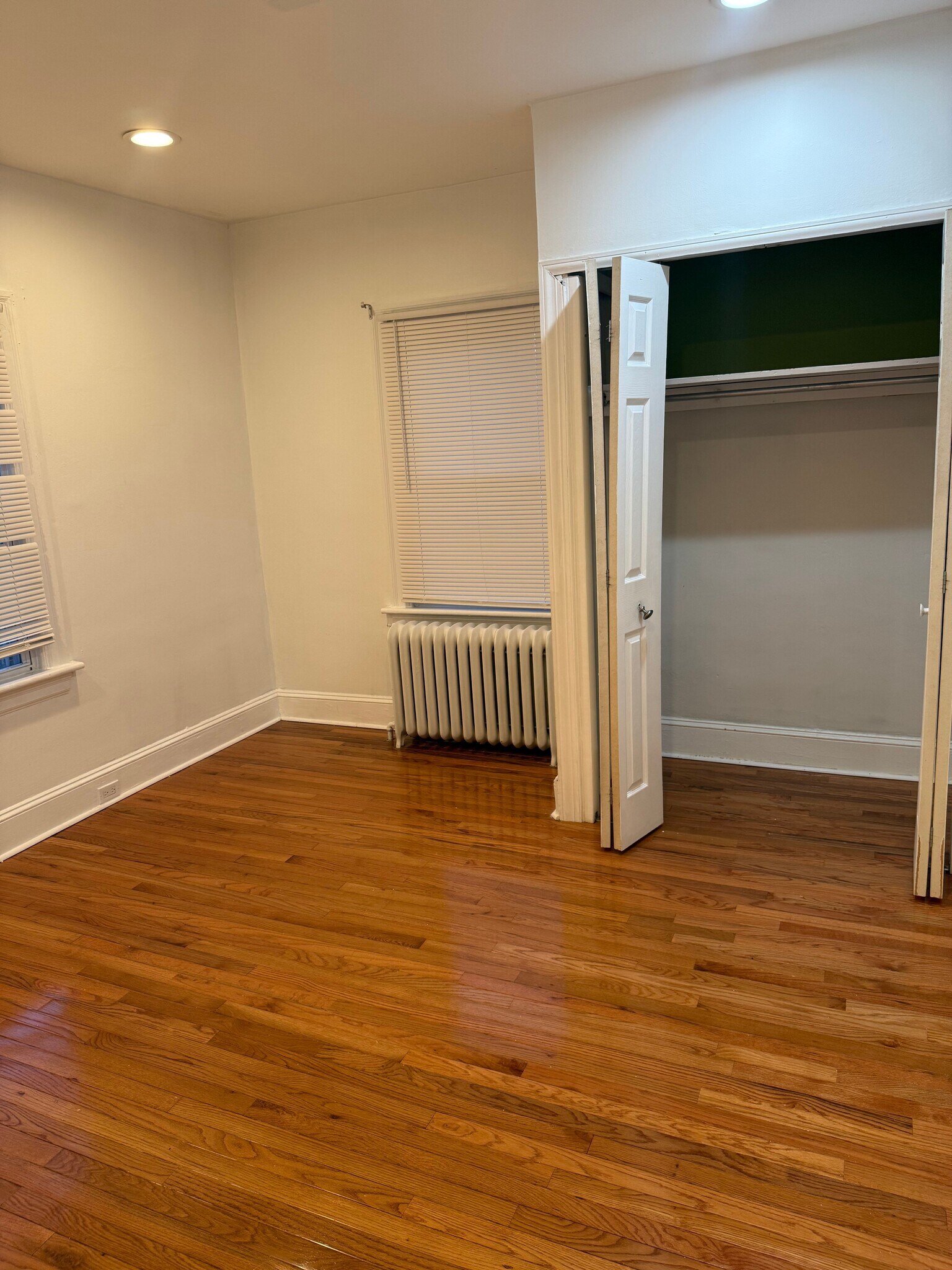 Building Photo - 1368 High Ave