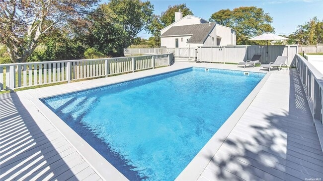 Building Photo - 19 Rogers Ln