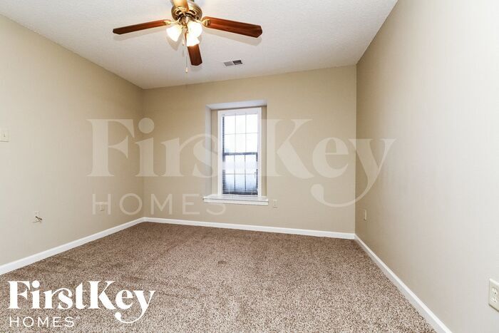 Building Photo - 8119 Green Belt Dr