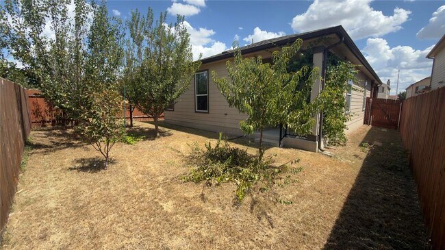 Building Photo - 14620 Goshawk Dr
