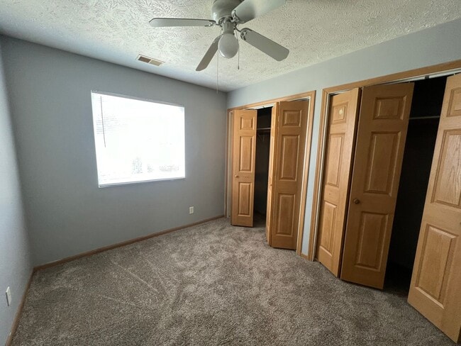 Building Photo - 105 W B St