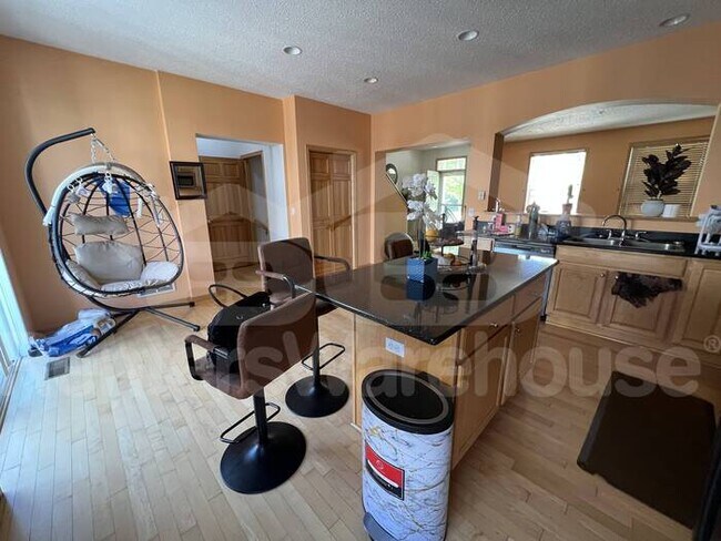 Building Photo - Available Now! Amazing Townhouse 3 Bedroom...