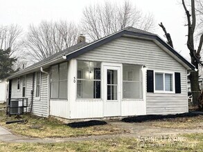 Building Photo - 50 Monroe St