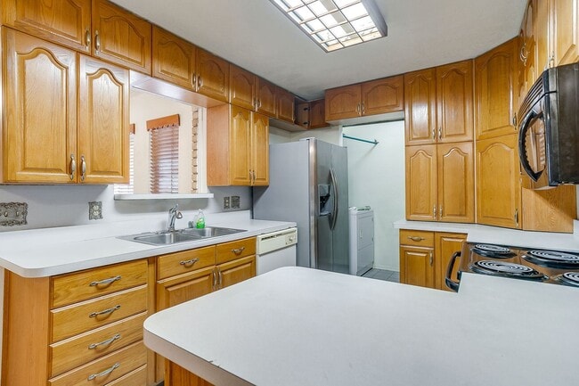 Building Photo - 3031 Las Vegas Trail