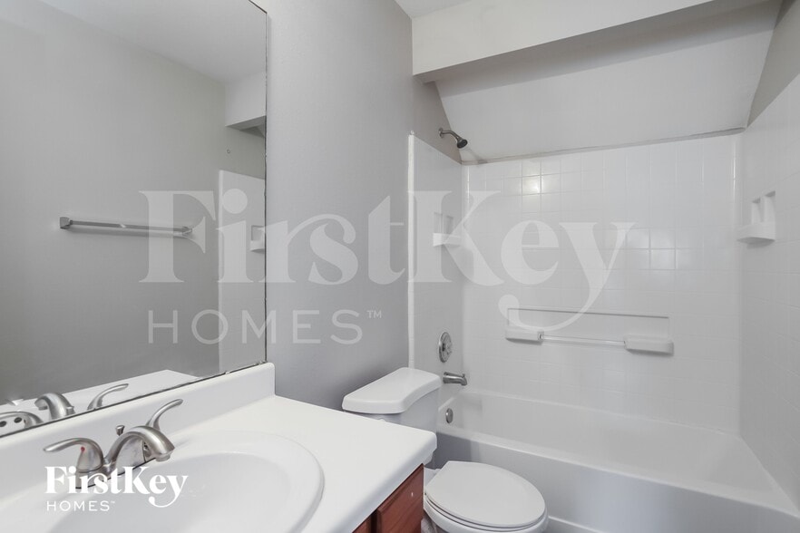 Building Photo - 1523 Nichole Woods Dr