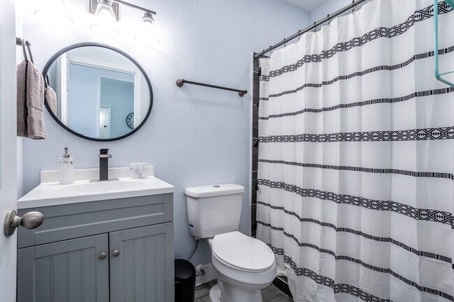 Building Photo - 4501 Loring Pl