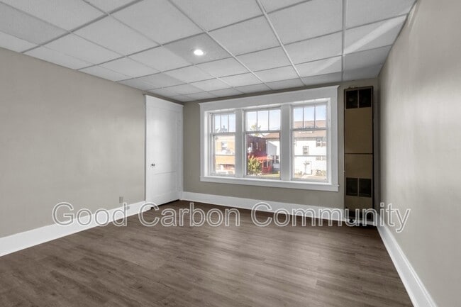 Building Photo - 1247 Hertel Ave