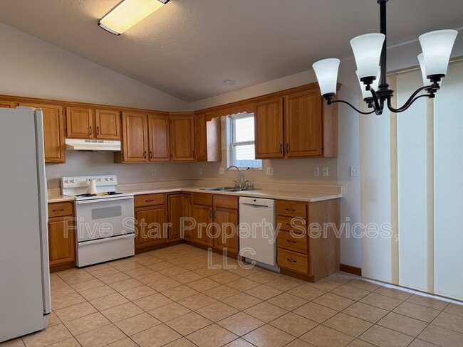 Building Photo - 5101 Dove Dr