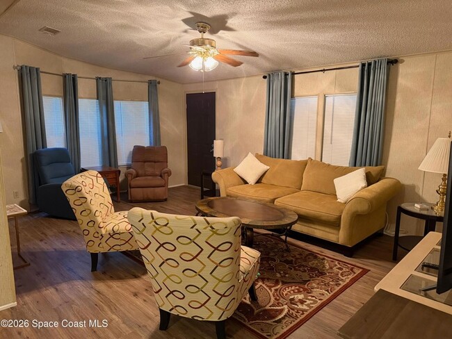 Building Photo - 706 Hyacinth Cir