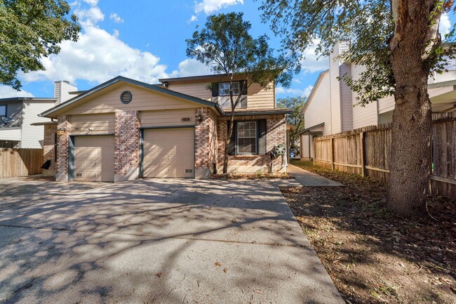 Building Photo - 3 Bedroom/2.5 Bath The Village At Rustic Park