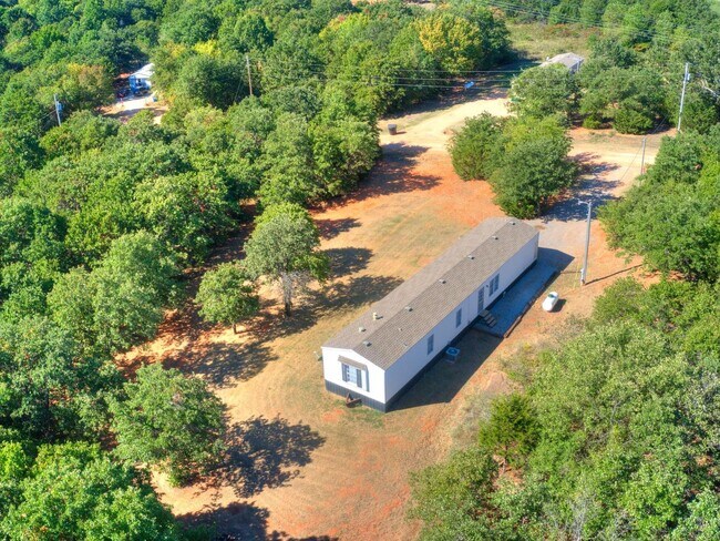 Building Photo - 3bed/2bath Mobile Home Available on 1.3 Acres in Noble!