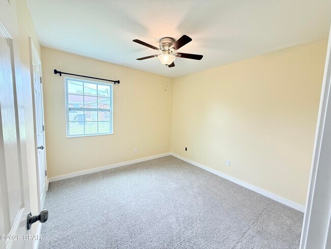 Building Photo - 175 N Berthe Ave
