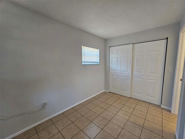 Building Photo - 2403 21st Ave W