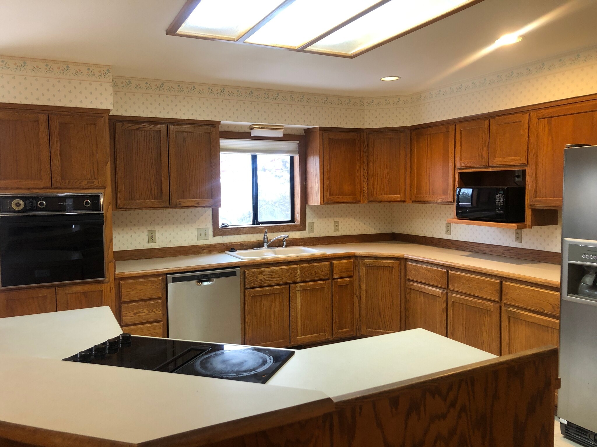 Building Photo - 715 SW Staley Dr