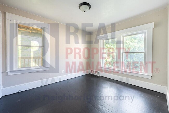 Building Photo - 15714 Huntmere Ave