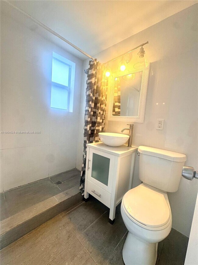 Building Photo - 6310 SW 79th St