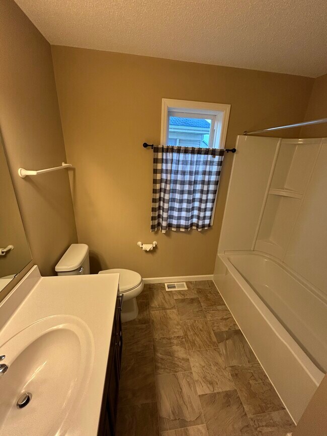 Building Photo - 1010 Van White Memorial Blvd