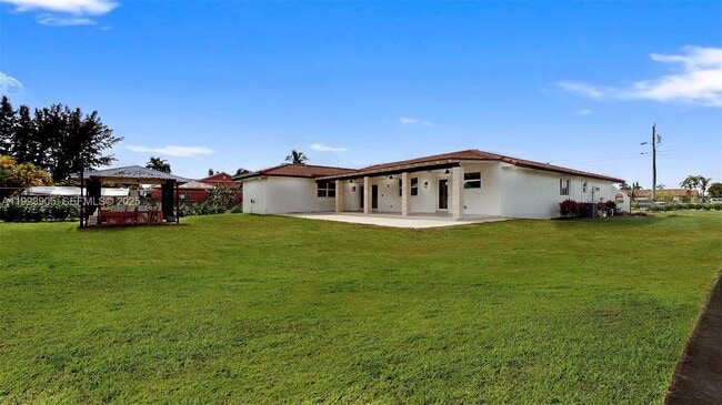 Building Photo - 3801 SW 132nd Ave