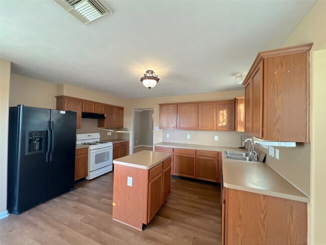 Building Photo - 5535 Bear Paw Cir