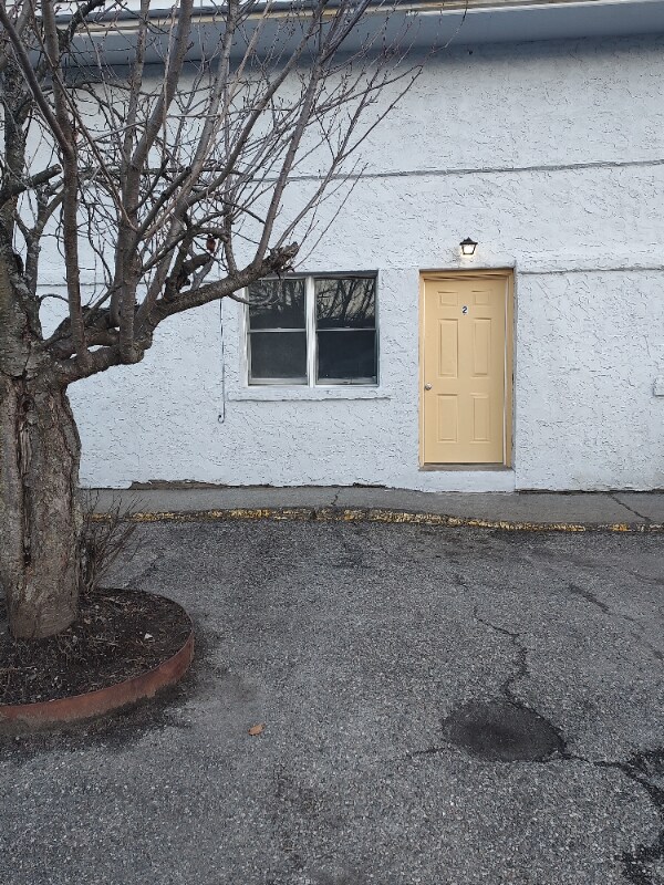 Building Photo - 34 Railroad St