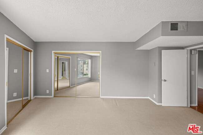 Building Photo - 1122 Peck Dr