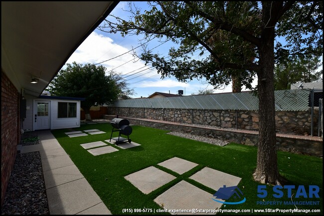 Building Photo - 3217 Wedgewood Dr