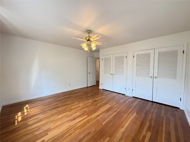 Building Photo - 1133 Westmoor Pl