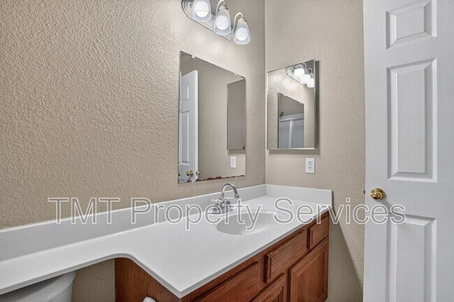 Building Photo - 8874 Mandalay Way