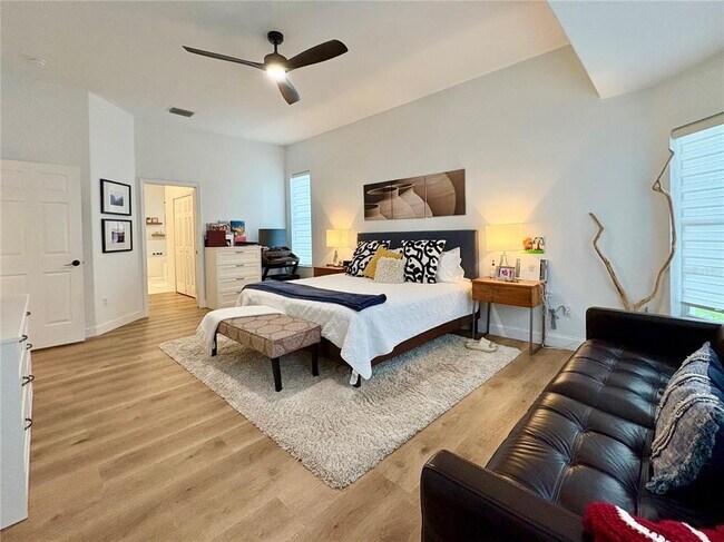 Building Photo - 10413 Canary Isle Dr