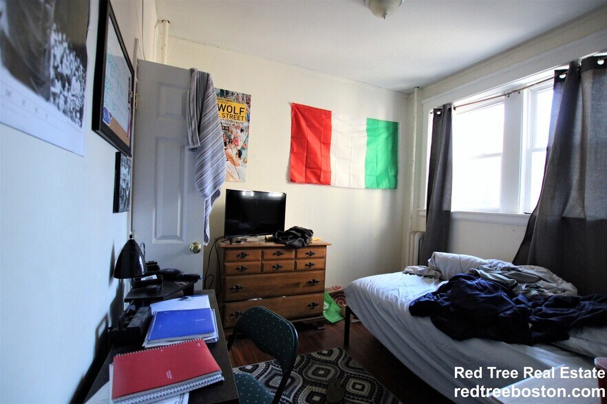 Building Photo - 316 Saint Paul St