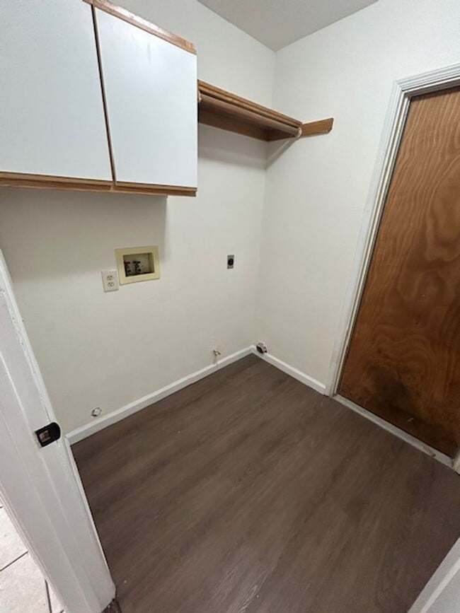 Building Photo - Newly Remodeled