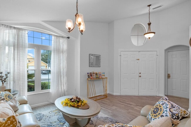 Building Photo - 15730 Bay Vista Dr