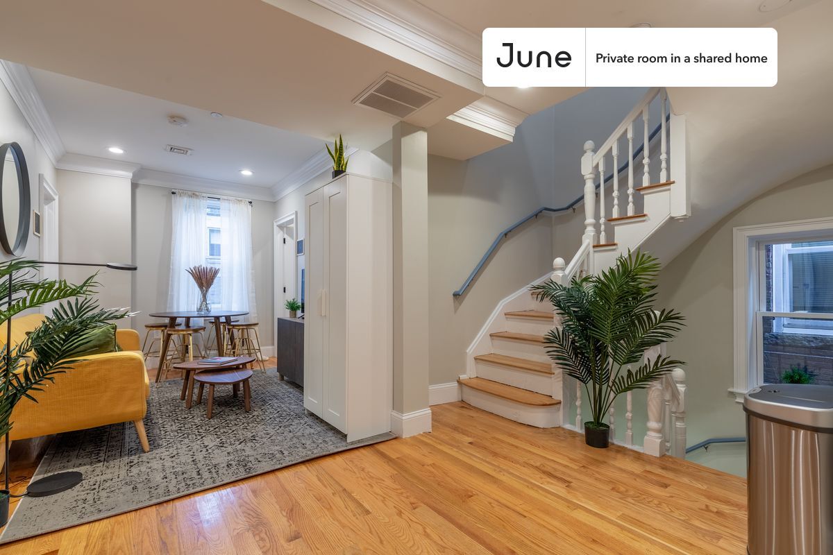 Building Photo - Room in Shared 4 bed/1 bath home