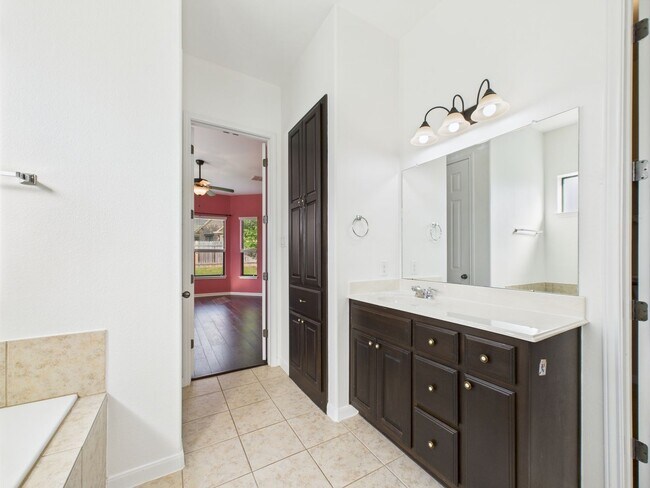 Building Photo - Sendero Springs