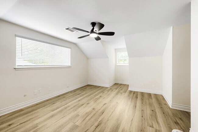 Building Photo - 8927 Langdon Ln