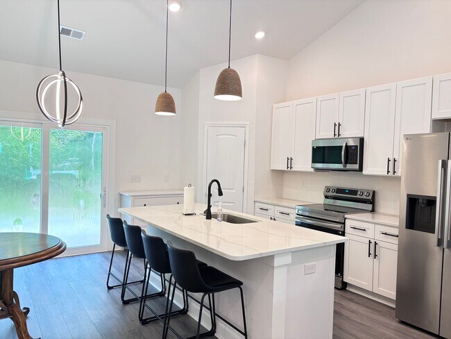Building Photo - 1874 Rolling Hills Dr