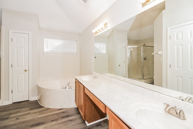 Building Photo - 4514 Lunsford Dr