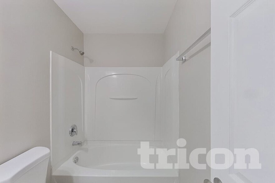 Building Photo - 29 Brookfield Ct