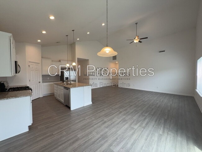 Building Photo - 3242 Somers Dr