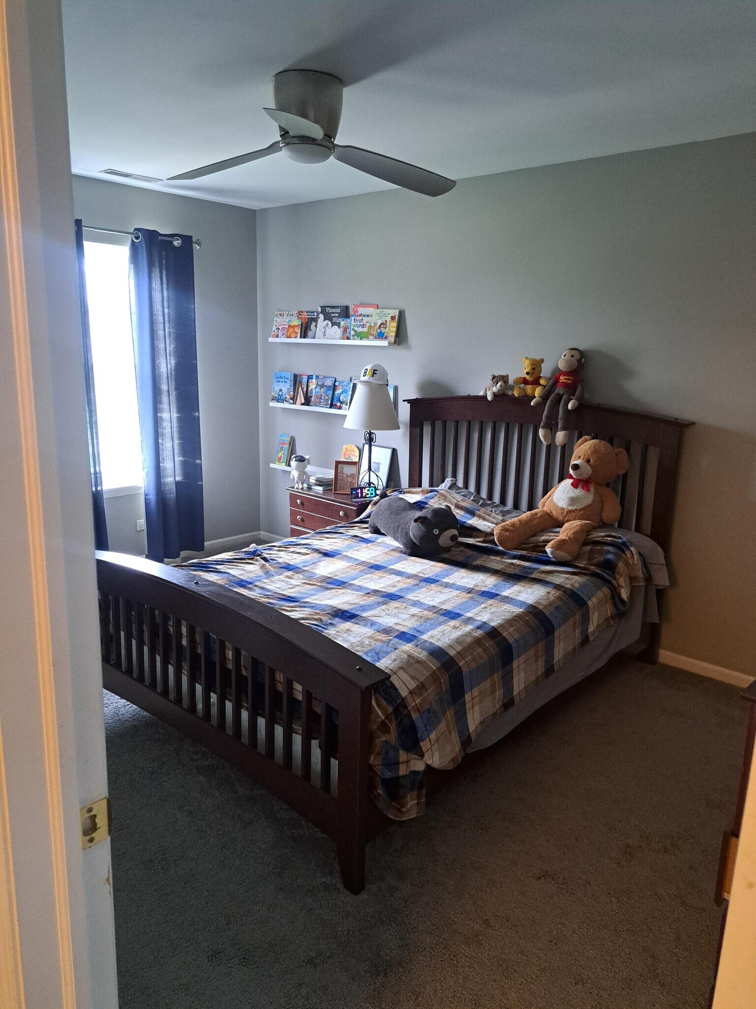 Building Photo - 1990 Middlebury Dr