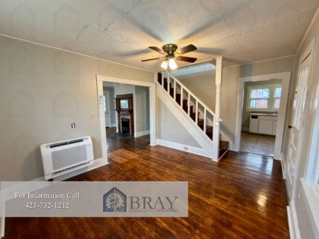 Building Photo - Charming Renovated 1935 Historic Home with Fenced Yard in Central Kingsport